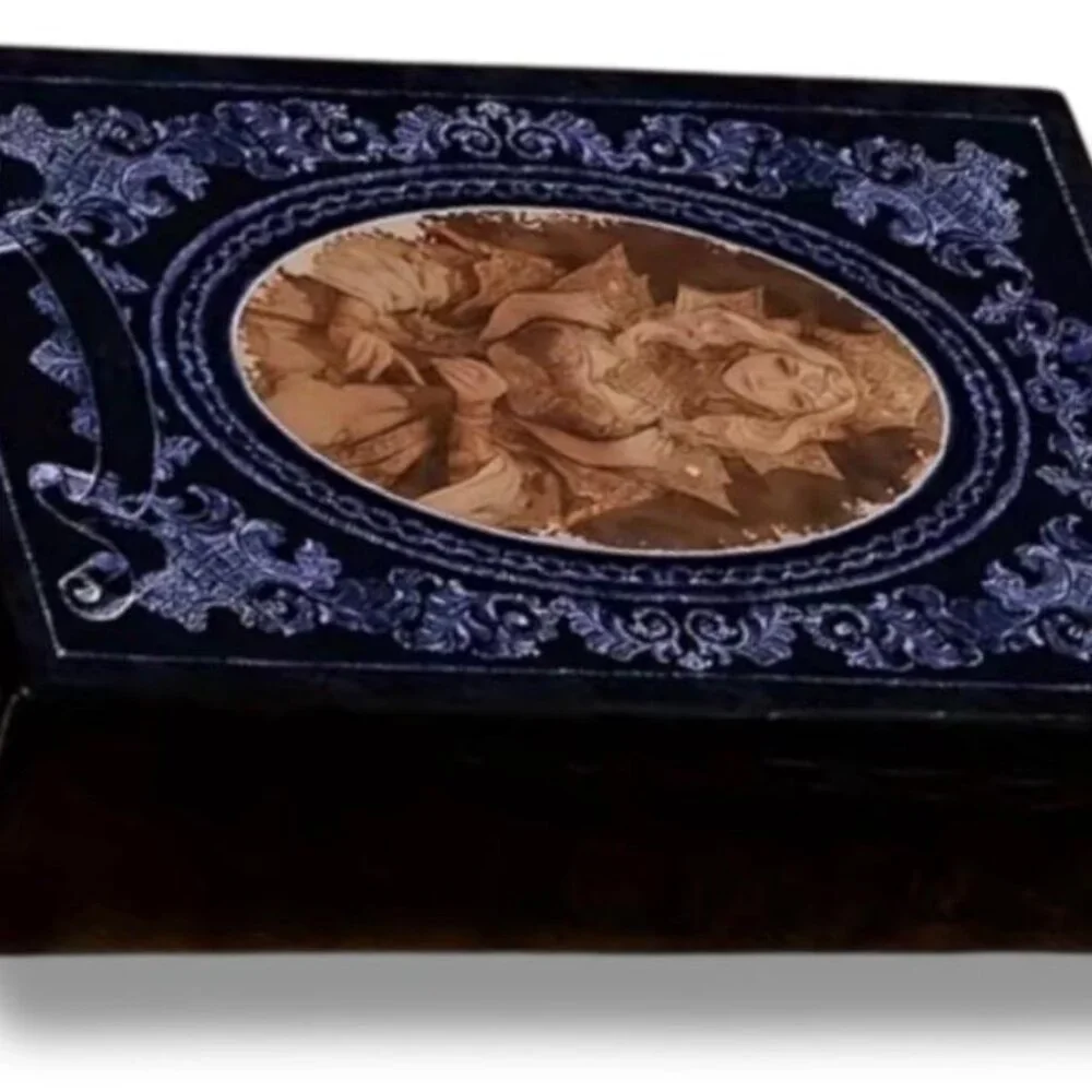 NEW-ALICE IN WONDERLAND (COLLECTORS BUNDLE) BLINDBOX,VINTAGE STYLE CARD NO DVD - Picture 6 of 7